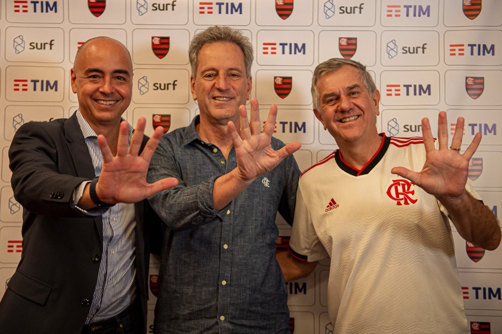 TIM, Surf e Flamengo acertam criação de operadora voltada a