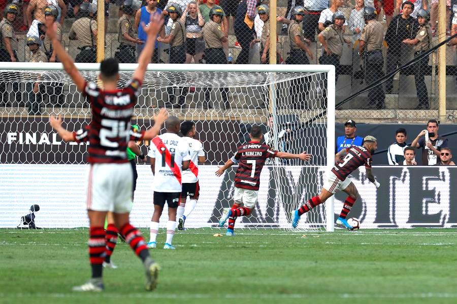 Gabigol usa bandagem na mão apenas por superstição FlaResenha