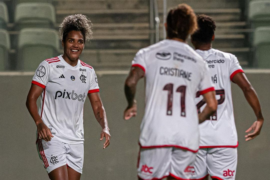 Flamengo contrata mais dois reforços para a sequência do Brasileirão Feminino