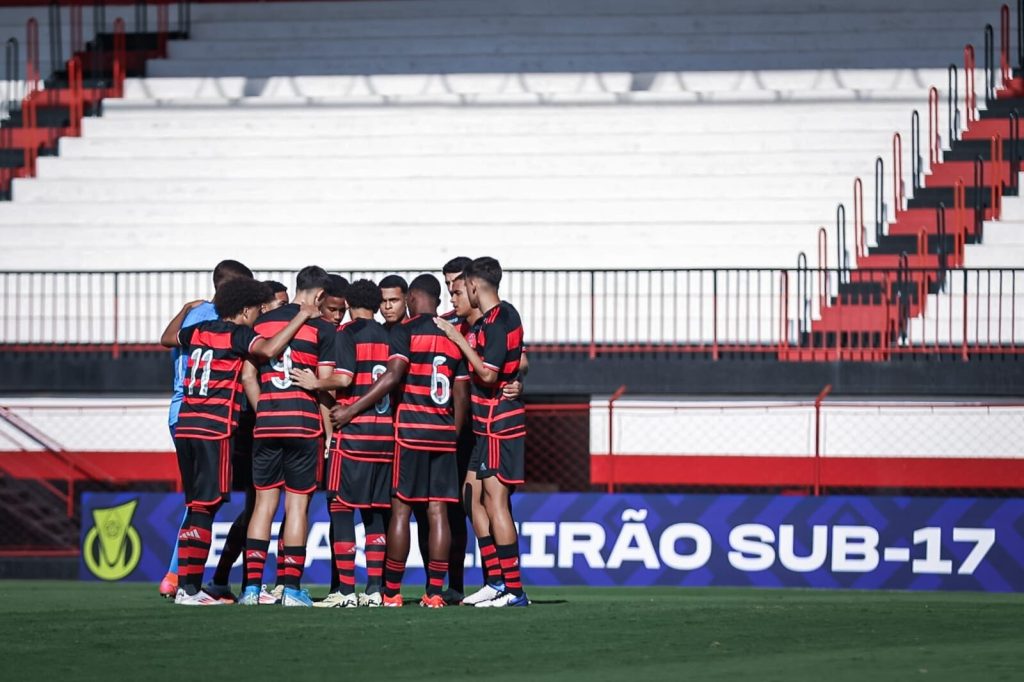 Flamengo Vence A Primeira Partida No Sub 17 Após Saída De Filipe Luís Mengo Press 3867