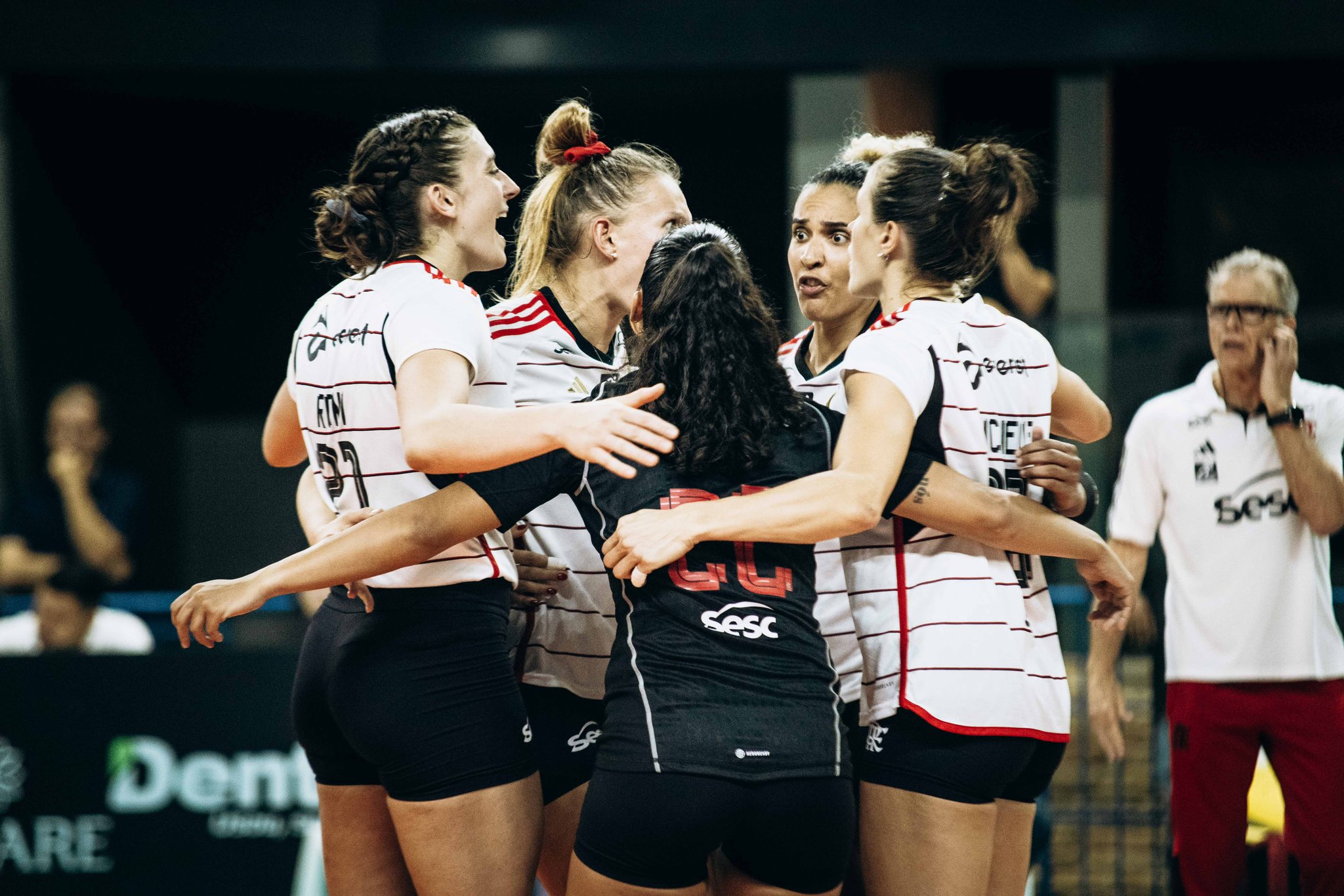 Flamengo x Praia Clube - saiba onde assistir AO VIVO o segundo e decisivo jogo da semifinal da Superliga