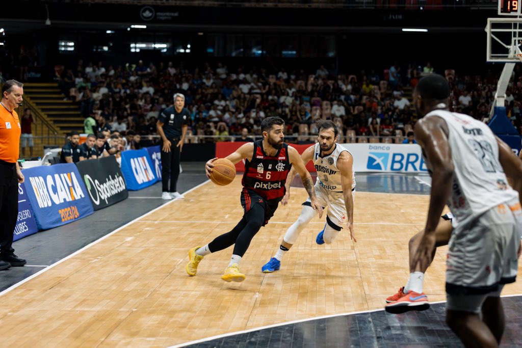 NBB - Flamengo tem sequência de 16 vitórias interrompidas com derrota para o Bauru