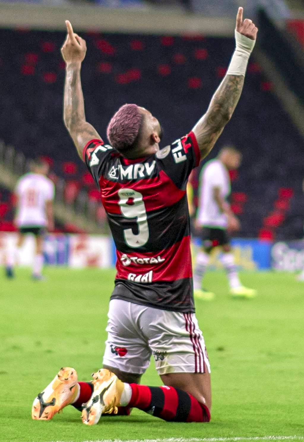 Flamengo fecha patrocínio para as mangas da camisa