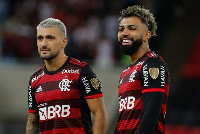 Com Gabigol e Arrascaeta no banco, Flamengo divulga escalação para jogo  contra o Corinthians