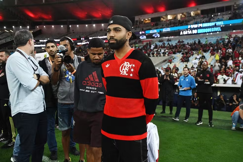 Apesar do empate, Filipe Luís sai bastante satisfeito do Maracanã: "Foi um jogaço do meu time"