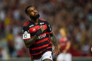 Destaque na temporada, Gerson fica perto de alcançar marca histórica pelo Flamengo