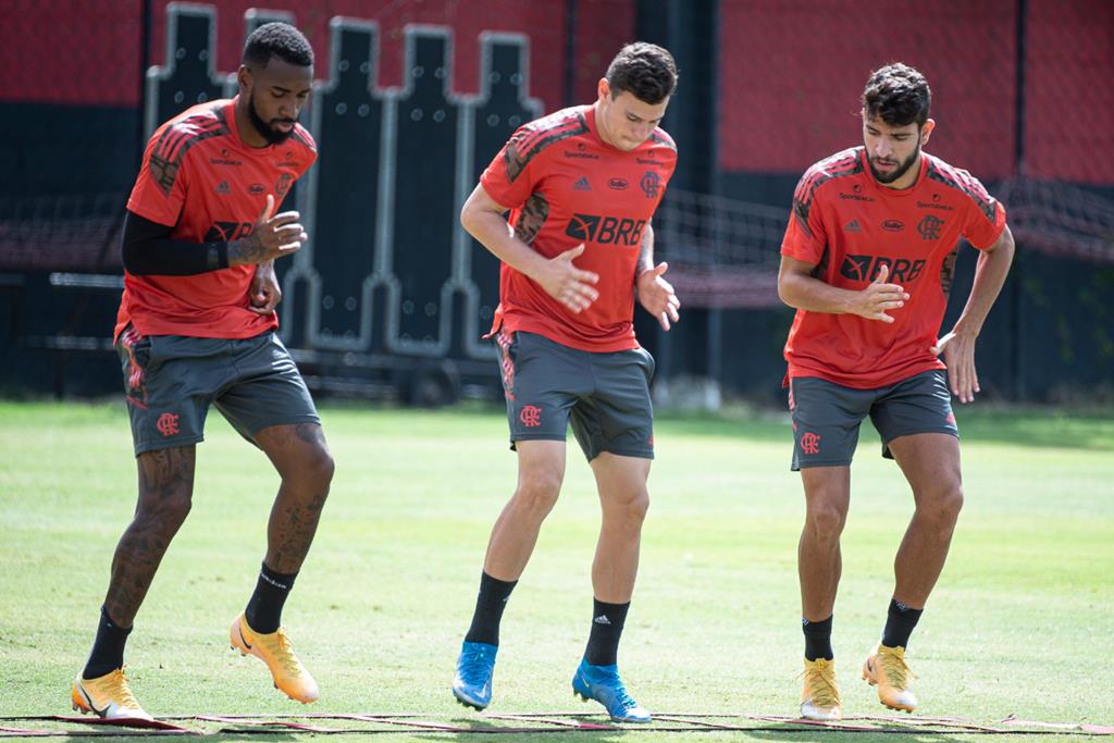 Debandada do Flamengo? Quatro jogadores negociam saída do Rubro