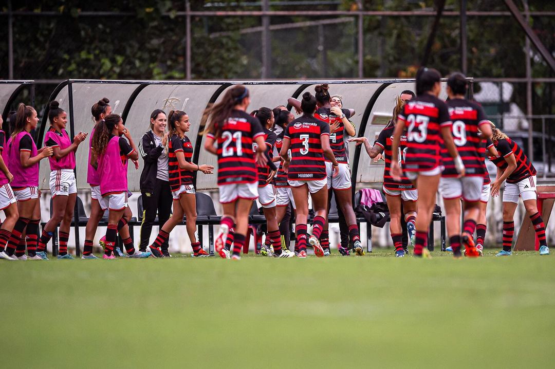 Flamengo goleia o Cefama e abre vantagem na liderança do Brasileirão Sub-20