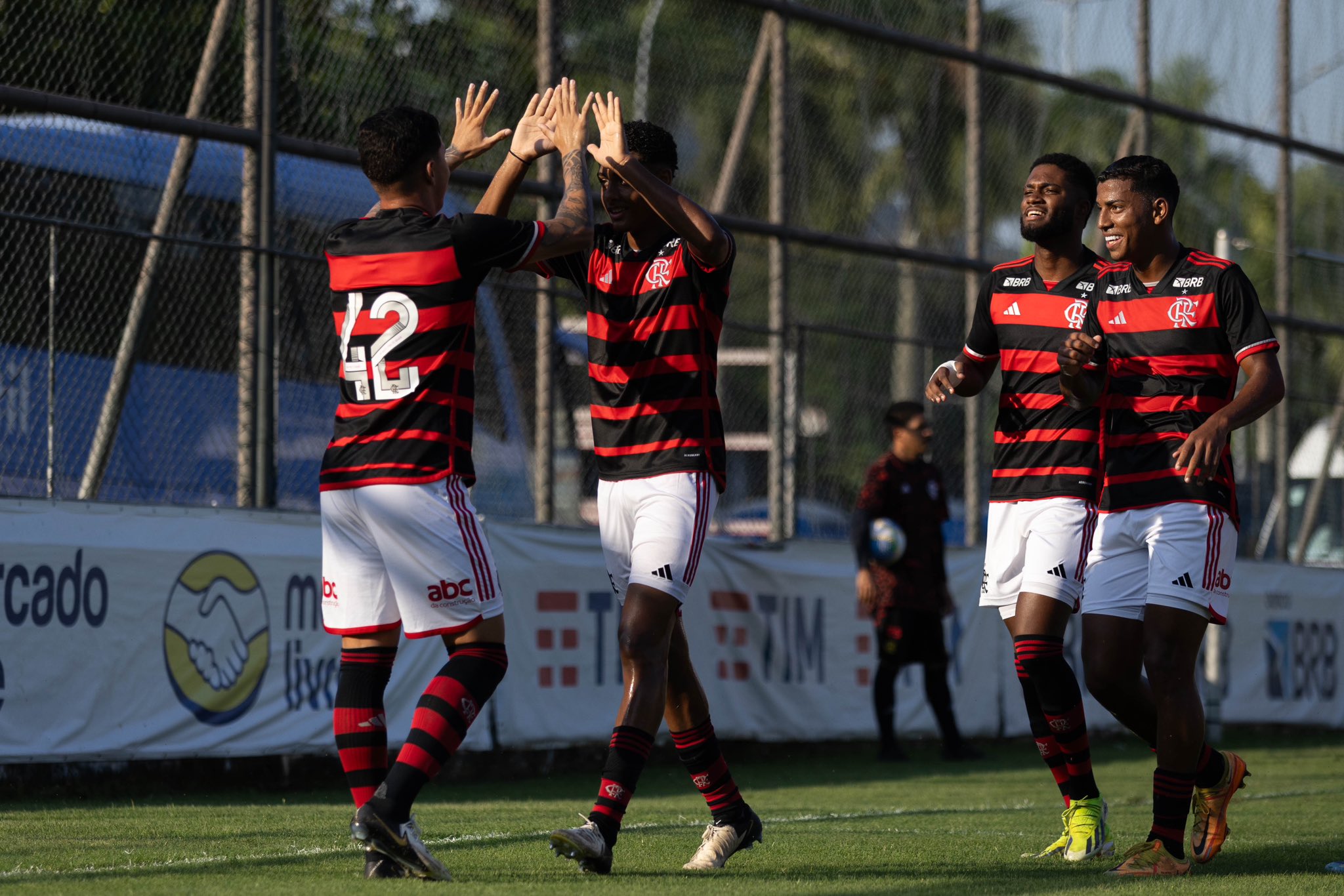 Jogador da base homenageia Gabigol na partida de hoje: "Fiz o gol e o homenageei"