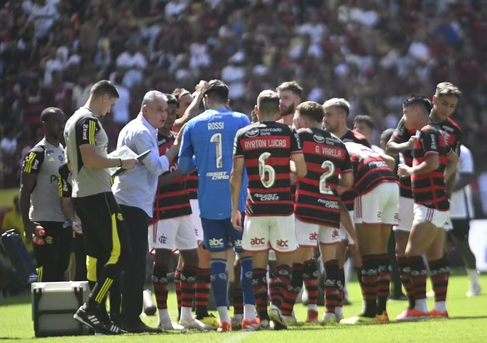 Oito jogos e quatro vitórias - confira o retrospecto do Flamengo em abril