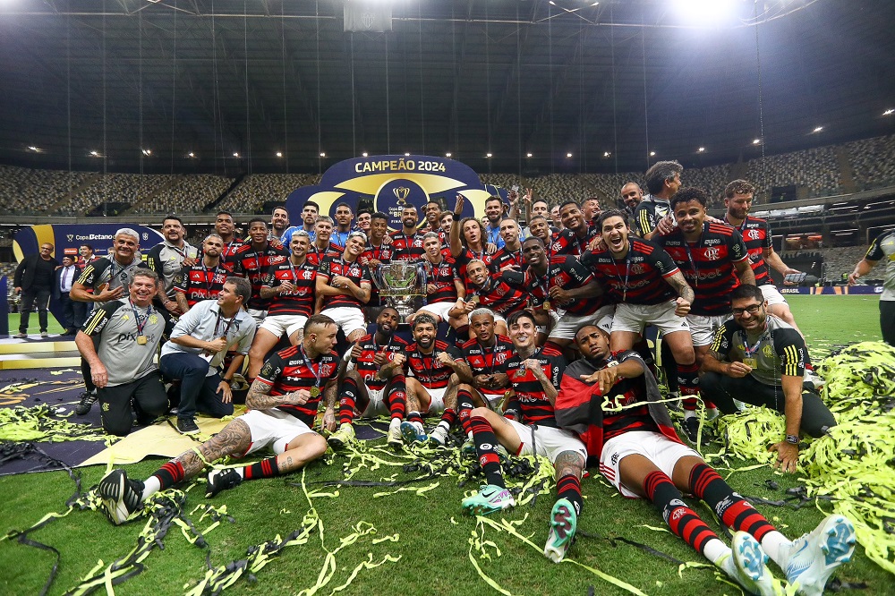 Filipe Luís menciona Tite e Garotos do Ninho após conquista da Copa do Brasil