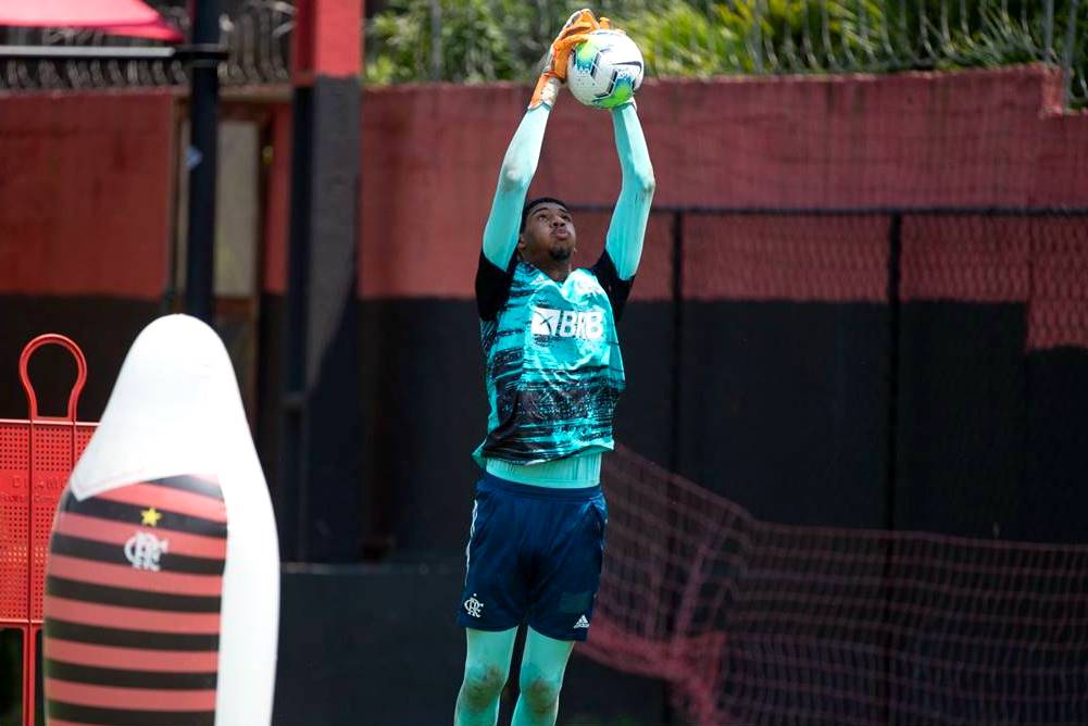 Flamengo Acerta Venda De Goleiro Da Base Para Time Alem O