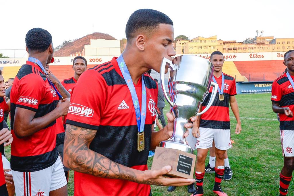 Flamengo encaminha compra de percentual de Marcos Paulo FlaResenha