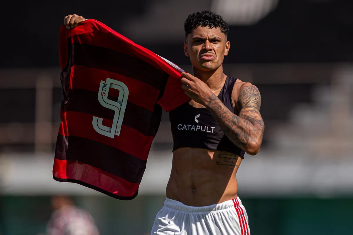 Ex-Flamengo comemora fase no mundo árabe e agradece ao Rubro-Negro: "Aprendi muita coisa