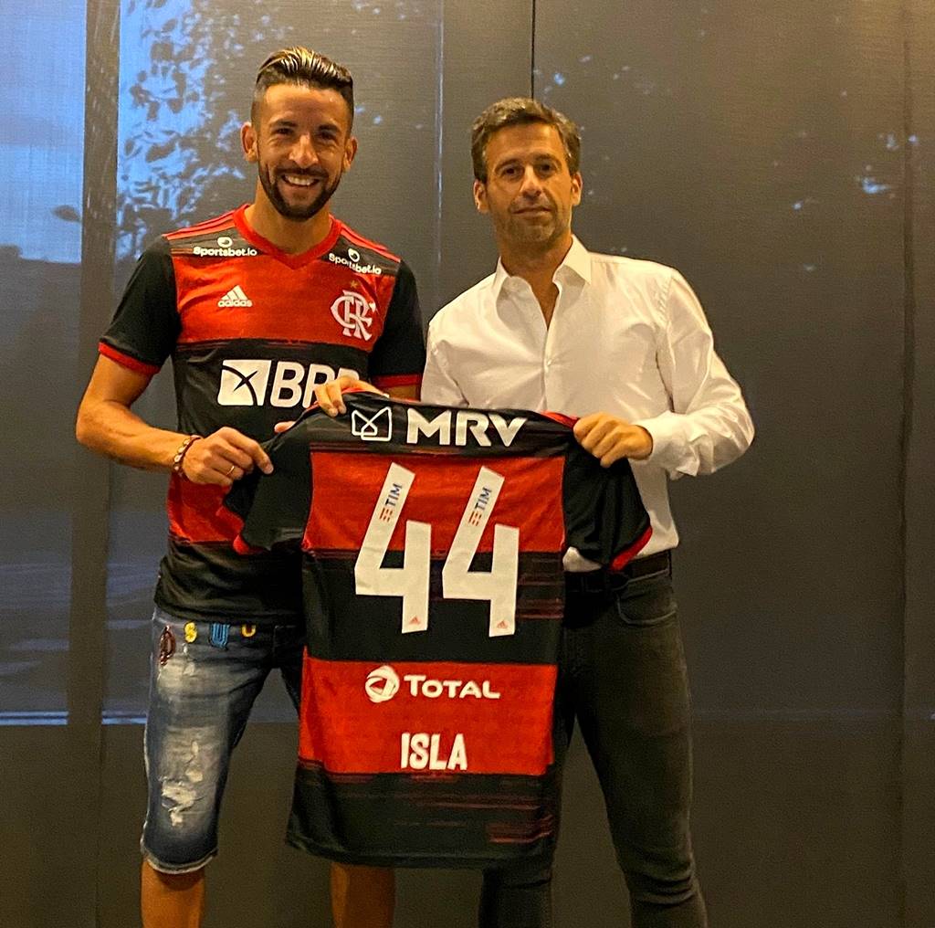 Isla assume camisa número 44 no Flamengo - Coluna do Fla