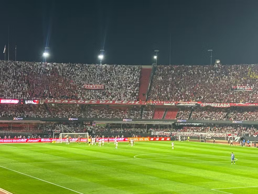 Dois jogadores tomam cartão amarelo e desfalcam o Flamengo na próxima partida do Brasileirão