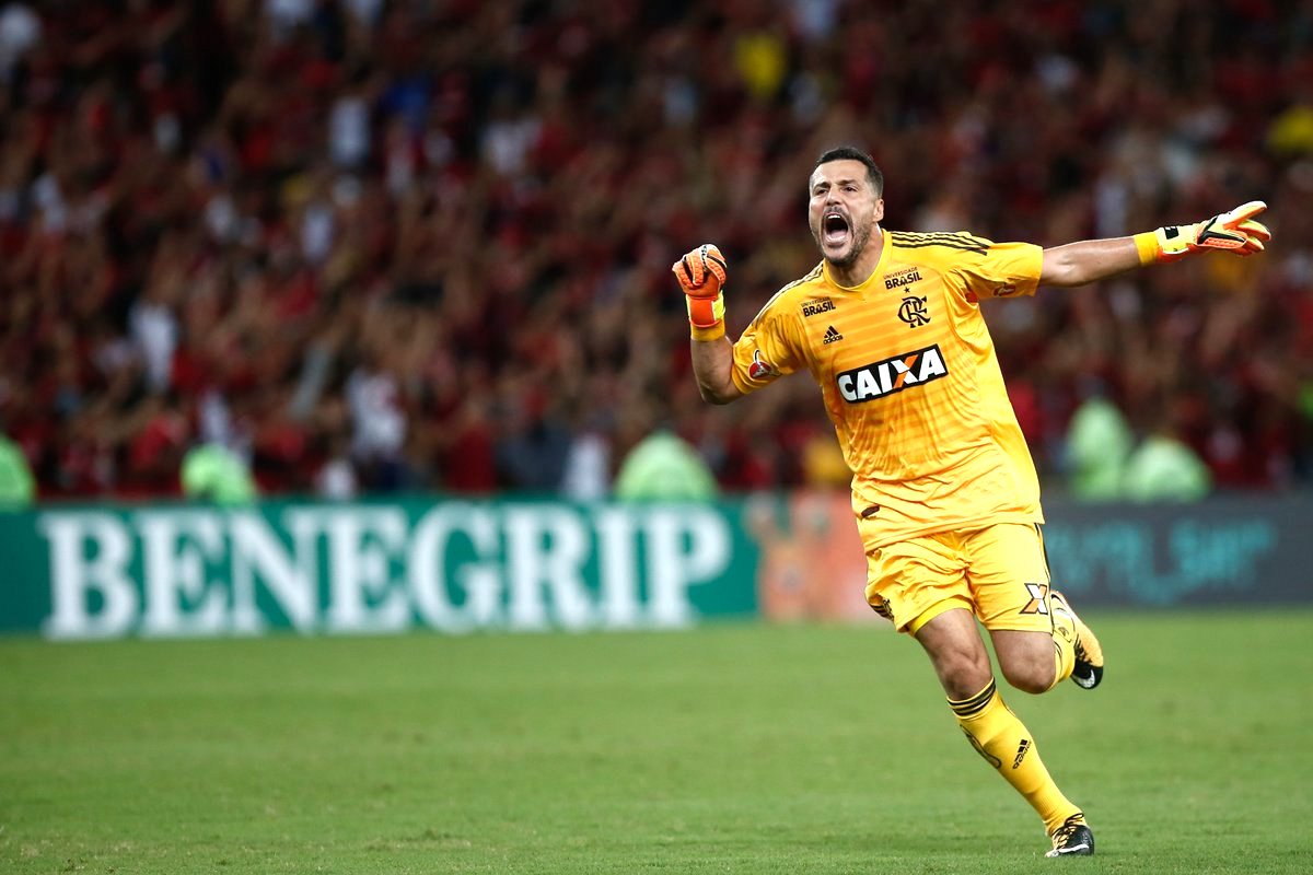 JÁ FOI MELHOR GOLEIRO DO BRASIL: Esquecido no Flamengo, goleiro