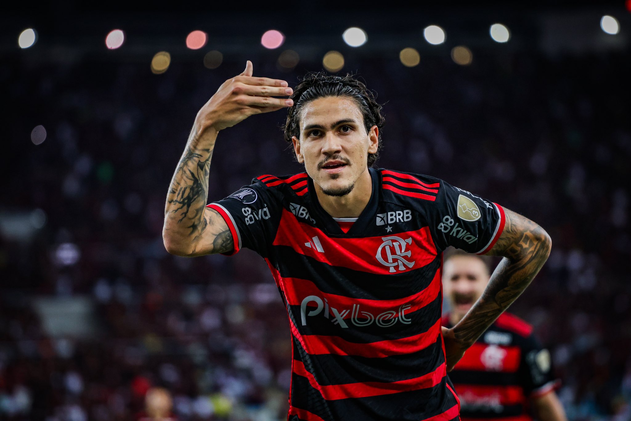 Pedro marca seu quinto gol consecutivo pelo Flamengo e dispara na artilharia do futebol brasileiro