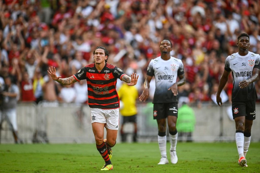 Jogadores do Flamengo se reapresentam nesta segunda de olho em jogo decisivo pela Libertadores