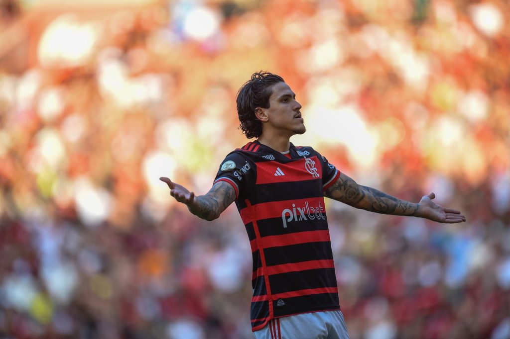 Dois jogadores recebem cartão amarelo e desfalcam o Flamengo na próxima partida do Brasileirão - confira