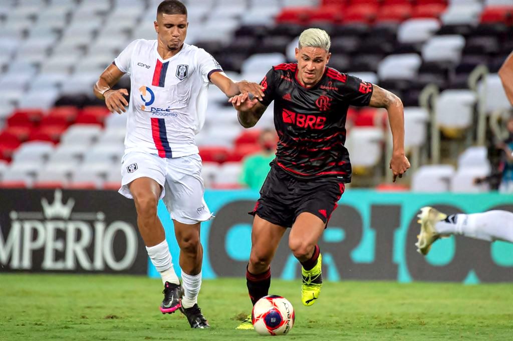 Flamengo busca reforços para variar formas de jogar. FlaResenha