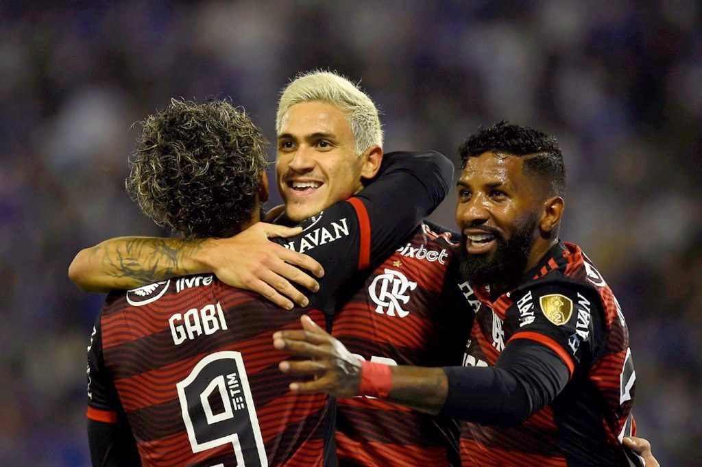 Pedro, do Flamengo, iguala temporada mais artilheira da carreira