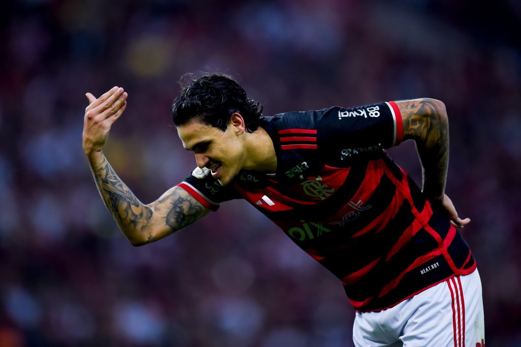 Pedro retorna ao time titular do Flamengo de olho na artilharia isolada do Brasileirão - entenda