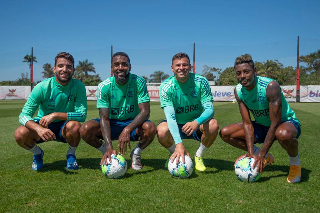 Flamengo busca reforços para variar formas de jogar. FlaResenha