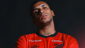 Flamengo acerta empréstimo de Petterson após afastamento no Athletico-PR