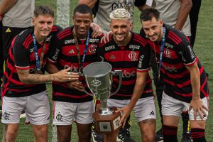 Flamengo acerta empréstimo de Petterson após afastamento no Athletico-PR