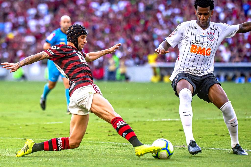 Ao contrário de Rafinha, Isla recusou o Olympiacos pelo Flamengo FlaResenha