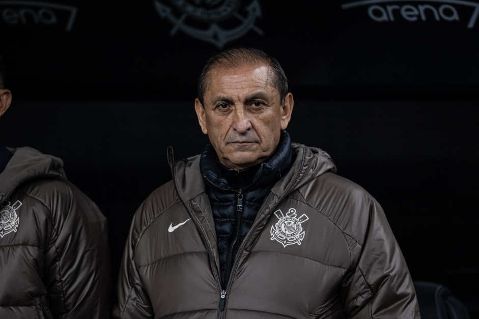 Veja os desfalques e pendurados de Flamengo e Corinthians para a semifinal da Copa do Brasil