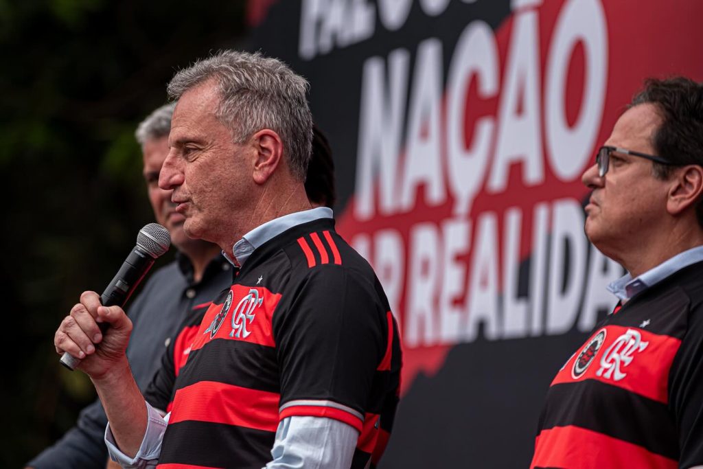 Flamengo recebe as "chaves" de terreno para a construção do estádio