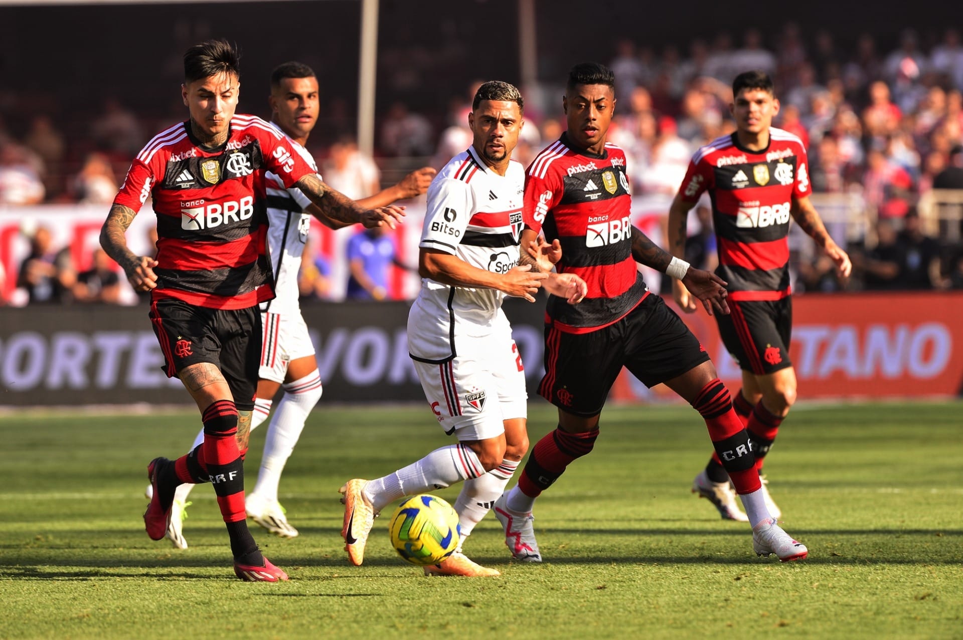 Pressionado e em crise - veja como chega o São Paulo para enfrentar o Flamengo no Brasileirão