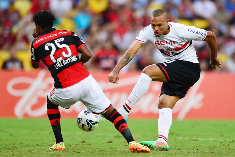 Luis Fabiano chega nesta terça, e Eurico garante: 'Vai jogar contra o  Flamengo' - ESPN