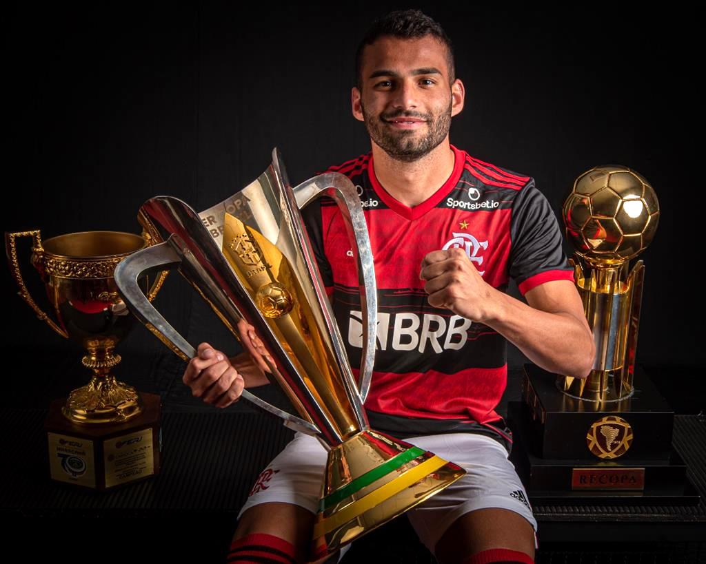 OFICIAL - Jogador do Flamengo é anunciado por outro clube da Série A