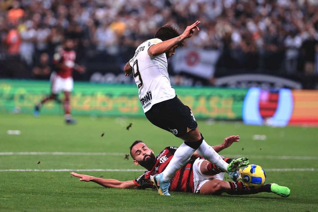 Após susto, Thiago Maia é confirmado na final pelo Flamengo