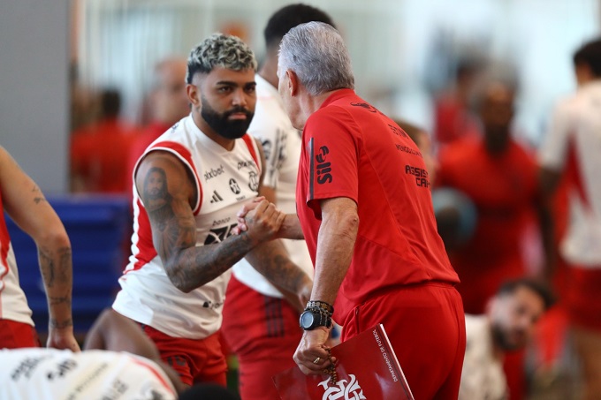 Tite quebra silêncio sobre falta de oportunidades para Gabigol - confira