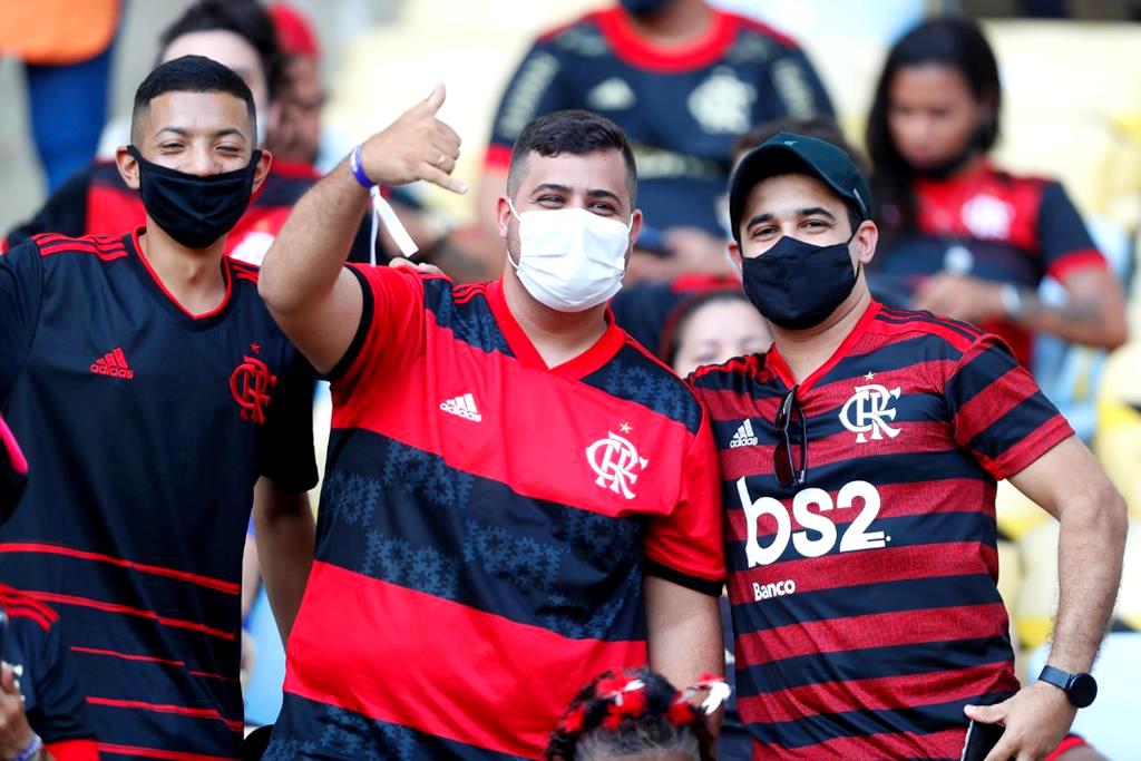 Torcedor do Flamengo vai à Justiça cobrar por adiamento de jogos