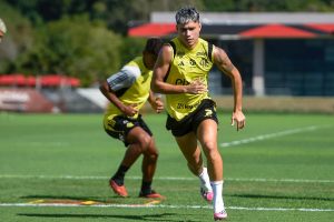 Tite comanda penúltimo treino do Flamengo antes de clássico contra o Vasco