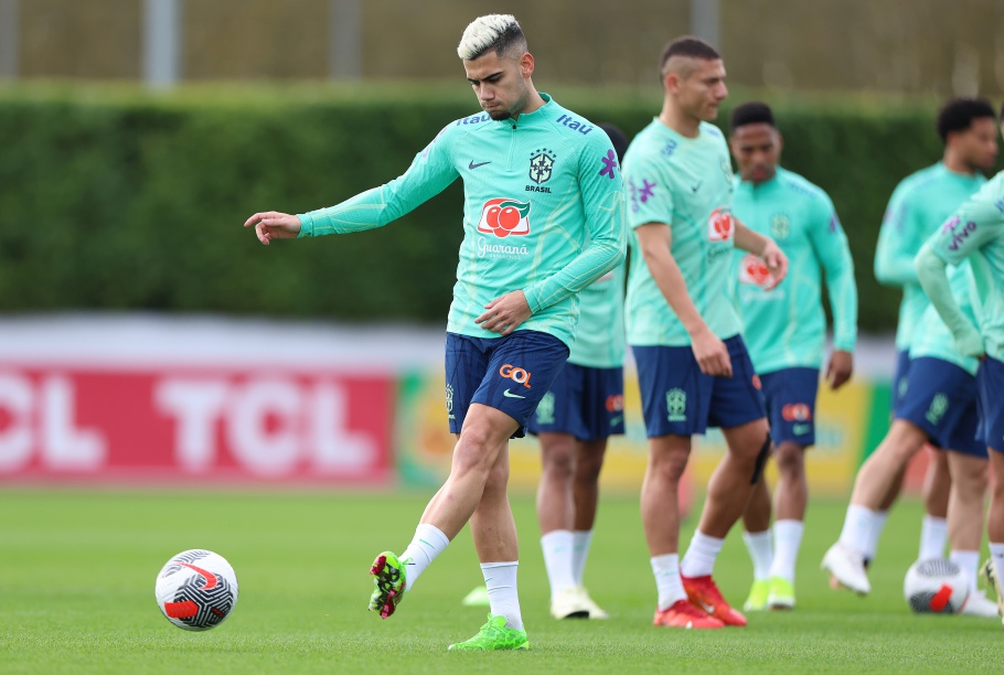 Andreas Pereira agradece o Flamengo por ter se reconectado com o torcedor brasileiro: "Me senti muito a vontade"