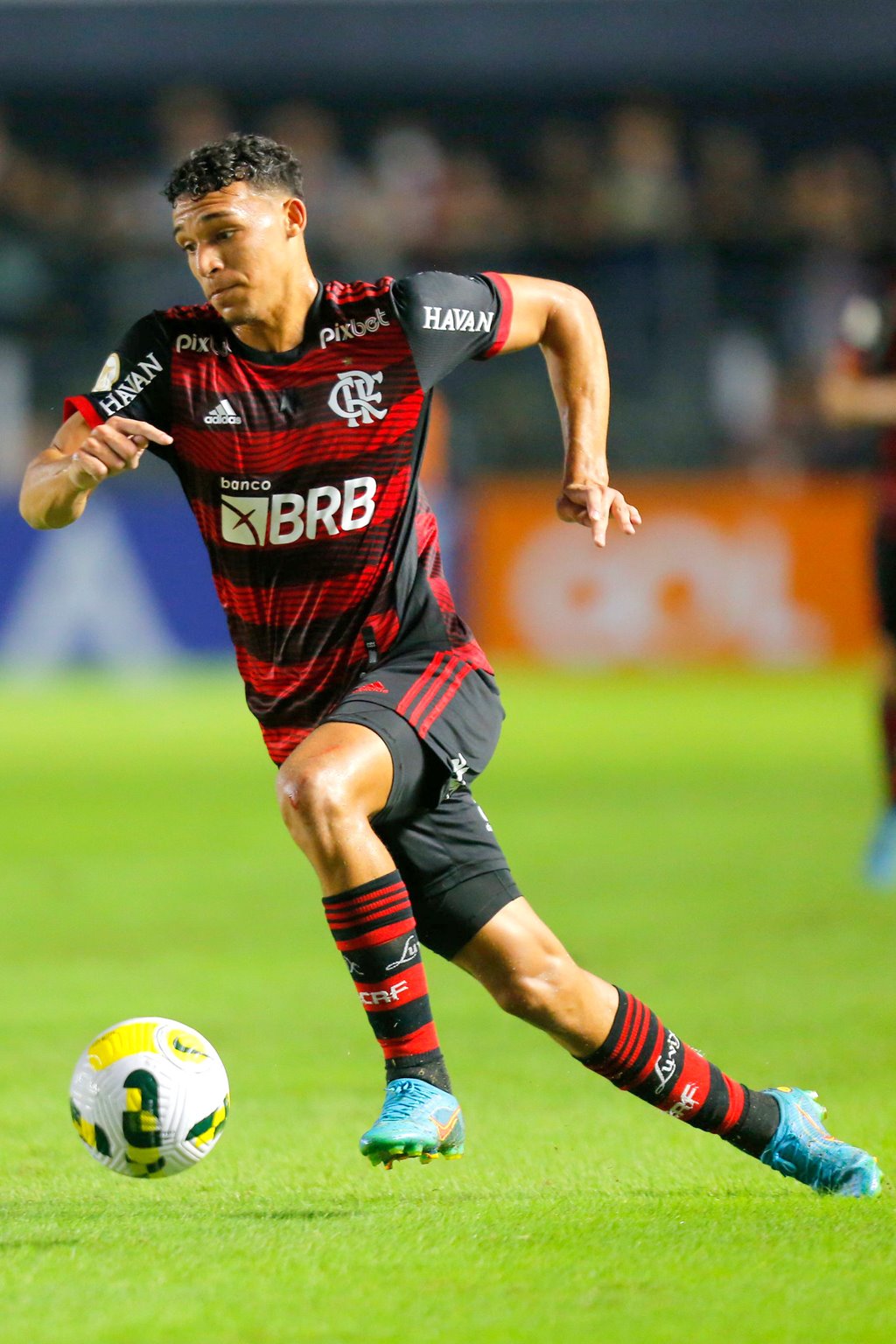 Victor Hugo é o 5° jogador mais jovem a estrear pelo Flamengo em