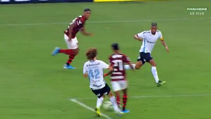 SportsCenterBR - PÊNALTI MARCADO PARA O FLAMENGO NO ÚLTIMO