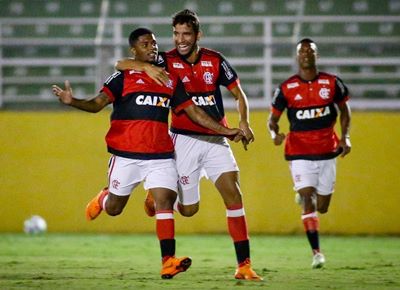 Cria do Flamengo, Wesley organiza jogo beneficente em bairro de  Florianópolis - Coluna do Fla